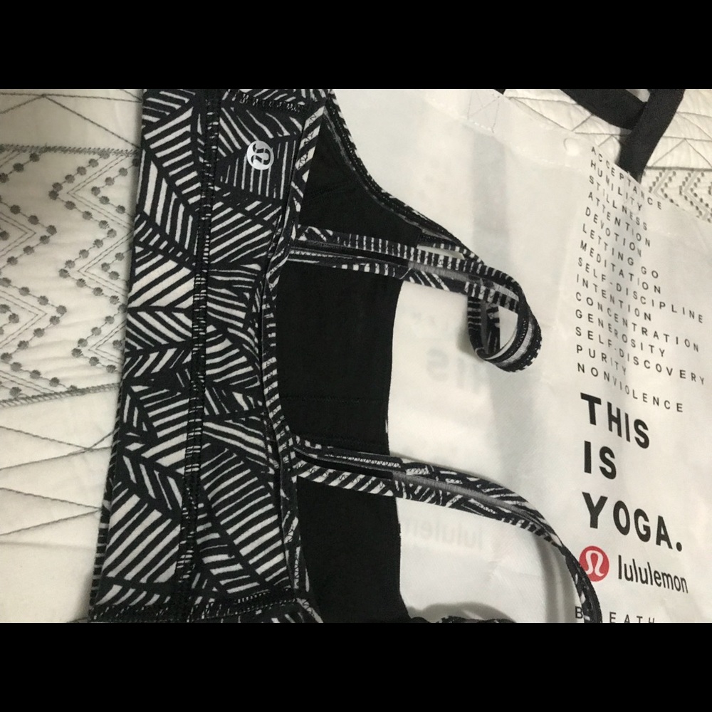 Lululemon - Picture 6 of 6